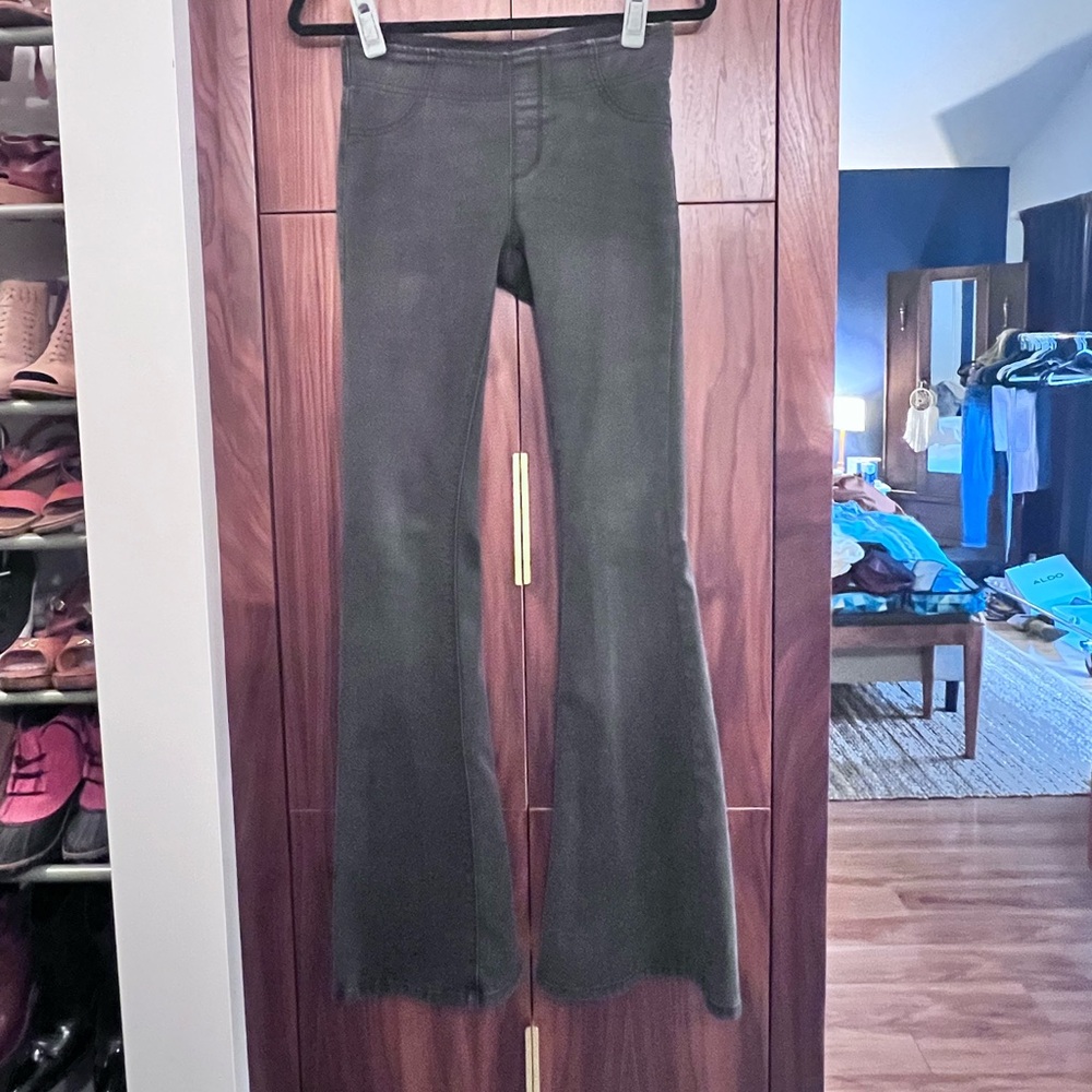 We The Free Penny Pull-On Flare Jeans size 25